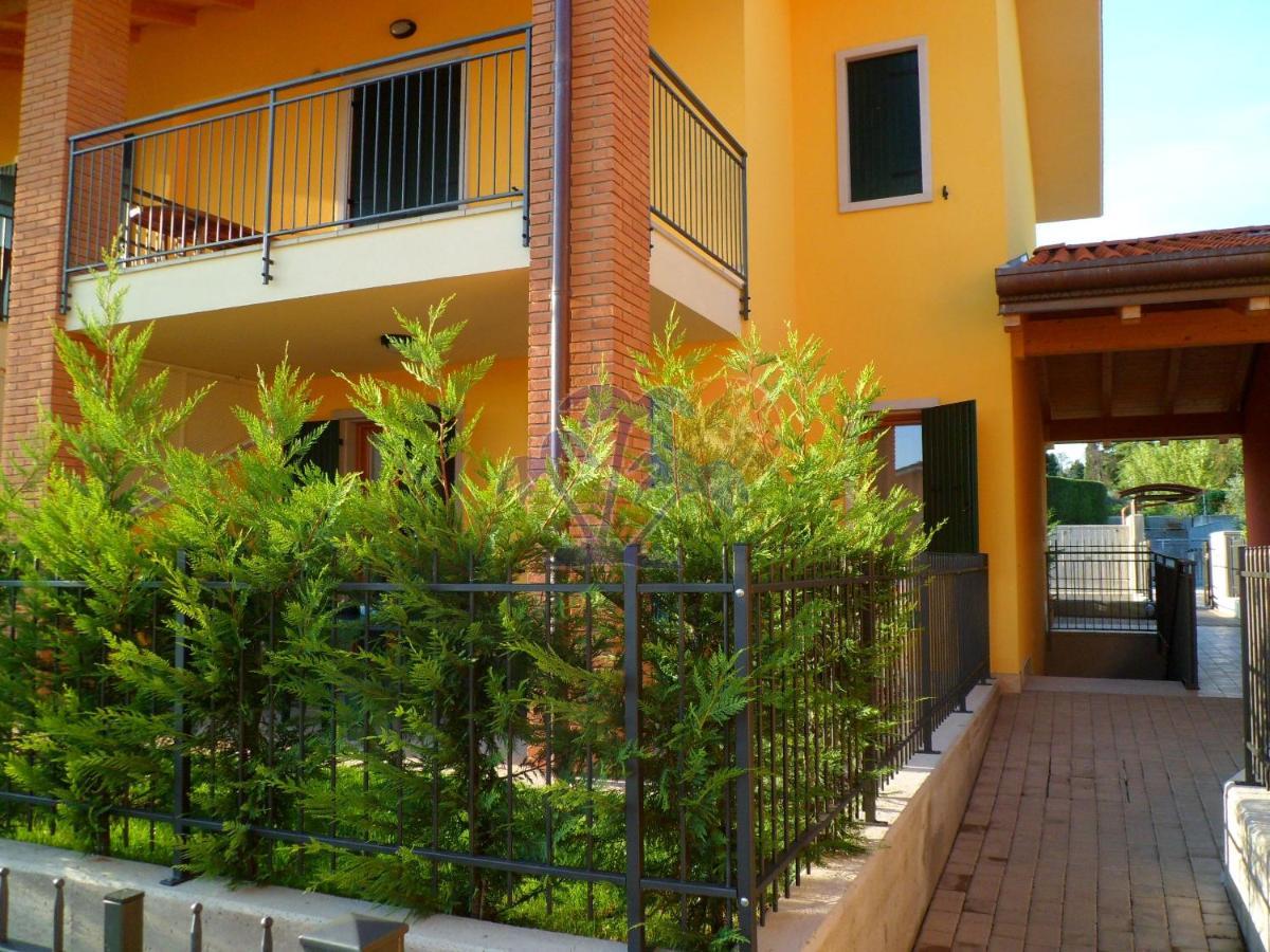 Appartamenti Gli Olmi Lazise Exteriör bild